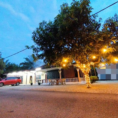 Basrie Villa "Mslim Only" - Mini Cinema , Private Pool , Wi-Fi , Netflix Муар Екстериор снимка