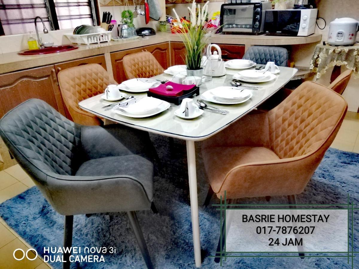 Basrie Villa "Mslim Only" - Mini Cinema , Private Pool , Wi-Fi , Netflix Муар Екстериор снимка