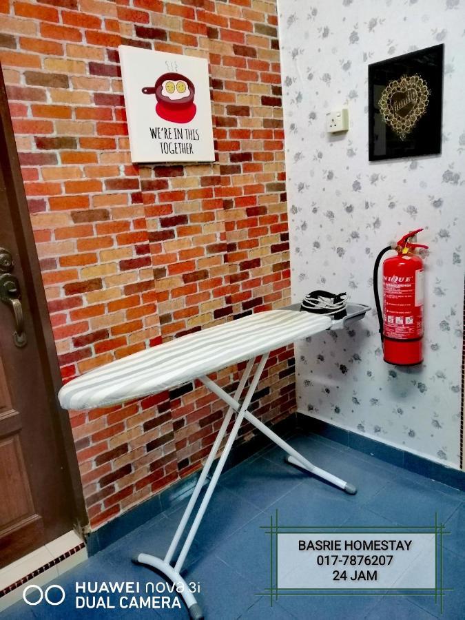 Basrie Villa "Mslim Only" - Mini Cinema , Private Pool , Wi-Fi , Netflix Муар Екстериор снимка